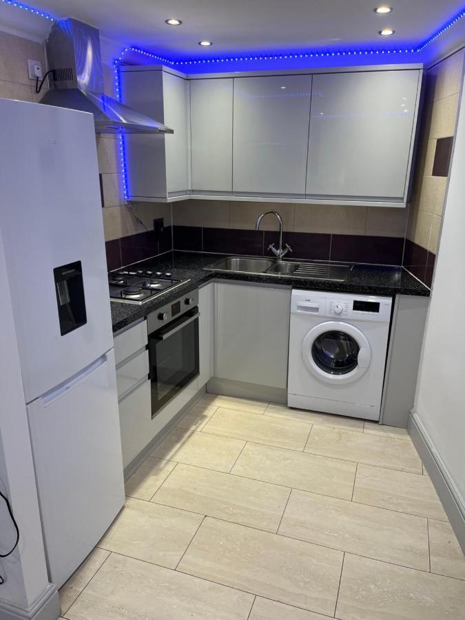 Cosy Serviced 1 Bedroom Apartment In ロンドン エクステリア 写真